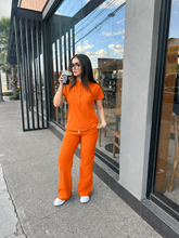 Cargar imagen en el visor de la galería, FREDDO ACAMPANADO NARANJA
