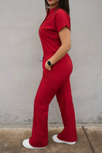 Cargar imagen en el visor de la galería, FREDDO LIGHT PANT. ACAMPANADO ROJO
